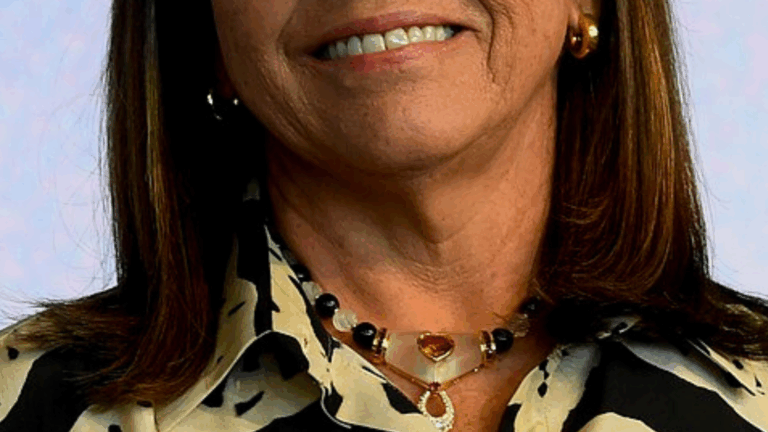 Quem é a deputada de 72 anos, filha de ex-presidente, que passou por 27 cirurgias após câncer agressivo?