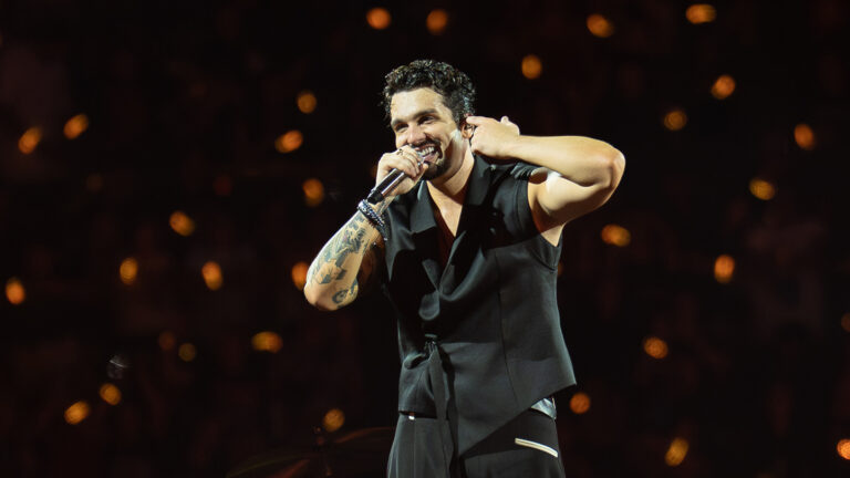Luan Santana fez show memorável na Arena Pantanal no último fim de semana