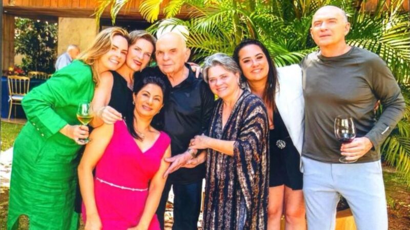 Saiba quem é a madrasta de Ana Paula Renault que foi confundida com sua irmã