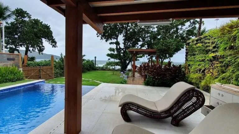 Com patrimônio de R$ 100 milhões, surfista de 32 anos já colocou à venda mansão à beira-mar em Maresias