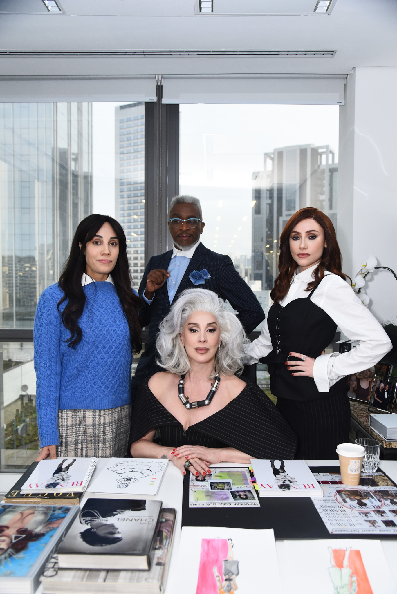 Claudia Raia e elenco na divulgação de 'O Diabo Veste Prada - Um Novo Musical'- Foto: Andy Santana / Brazil News