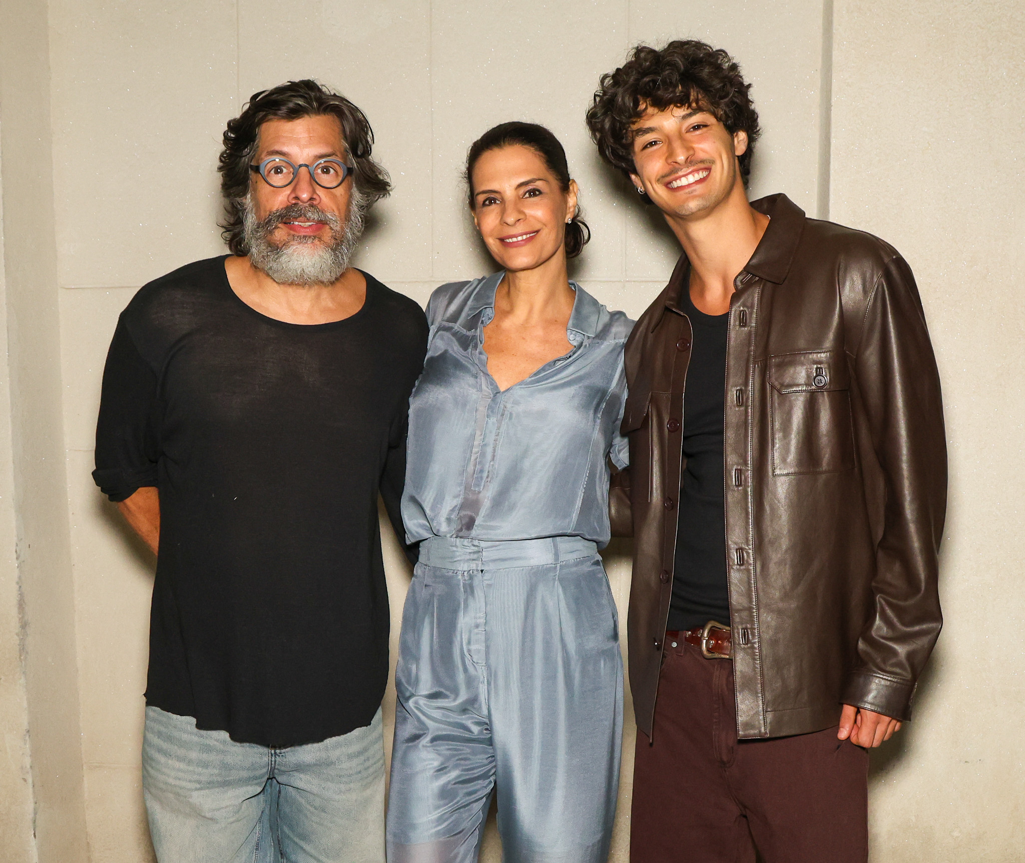 Helena Ranaldi entre o atual marido, Daniel Alvim, e o filho, Pedro Waddington — Foto: Tomzé Fonseca/AgNews
