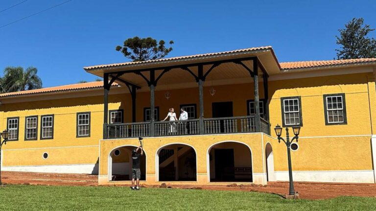 Milionário, casal de apresentadores brasileiros restaura fazenda histórica de 150 anos