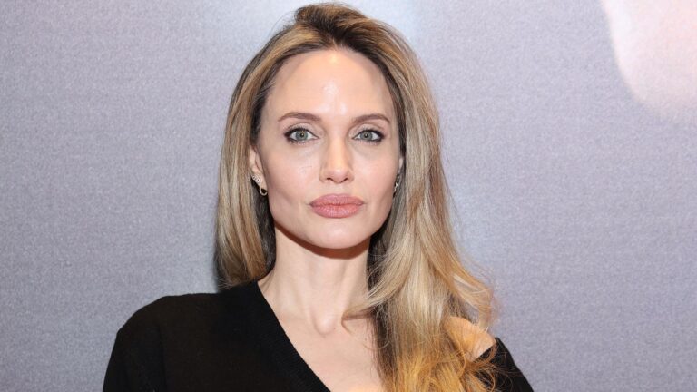 Filha de Angelina Jolie emociona a mãe em discurso: ‘Fui criada por uma mulher forte’
