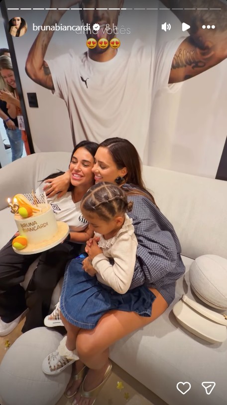Bruna Biancardi ganha bolinho surpresa de aniversário - Foto: Reprodução/Instagram @brunabiancardi