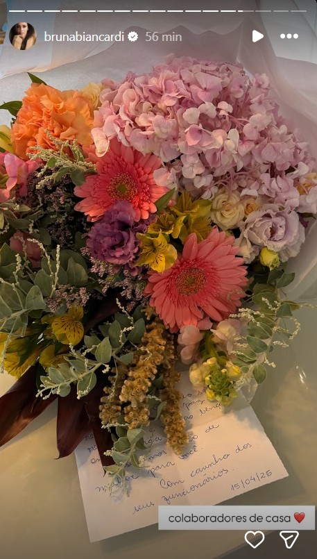 Bruna Biancardi ganha flores de seus colaboradores - Foto: Reprodução/Instagram @brunabiancardi