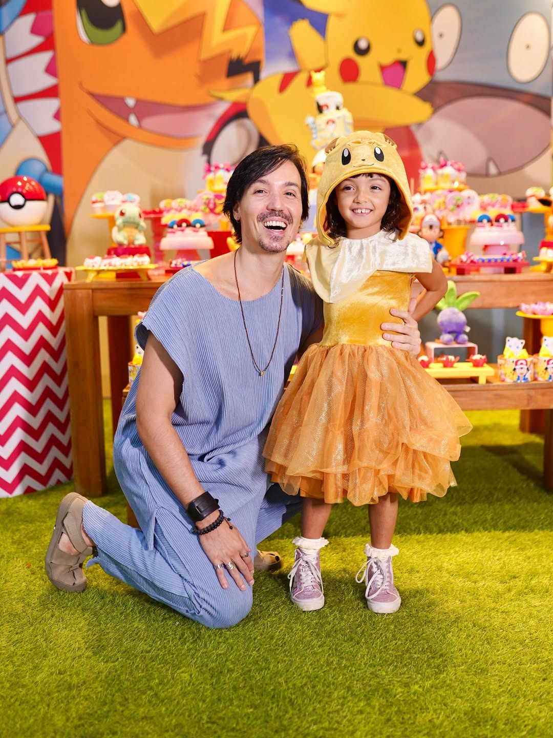 Luã Yvys e Esmeralda, filho e neta de Elba Ramalho e Mauricio Mattar - Foto: Reprodução / Instagram @luayvys @fotoarthifilmes