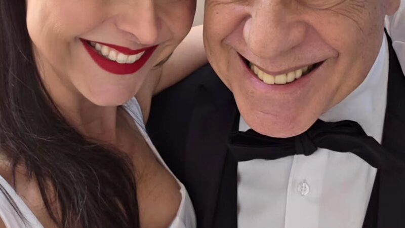 Aos 47 anos, atriz faz rara aparição no aniversário de 77 anos do marido, que é ator: ‘Tão lindos’