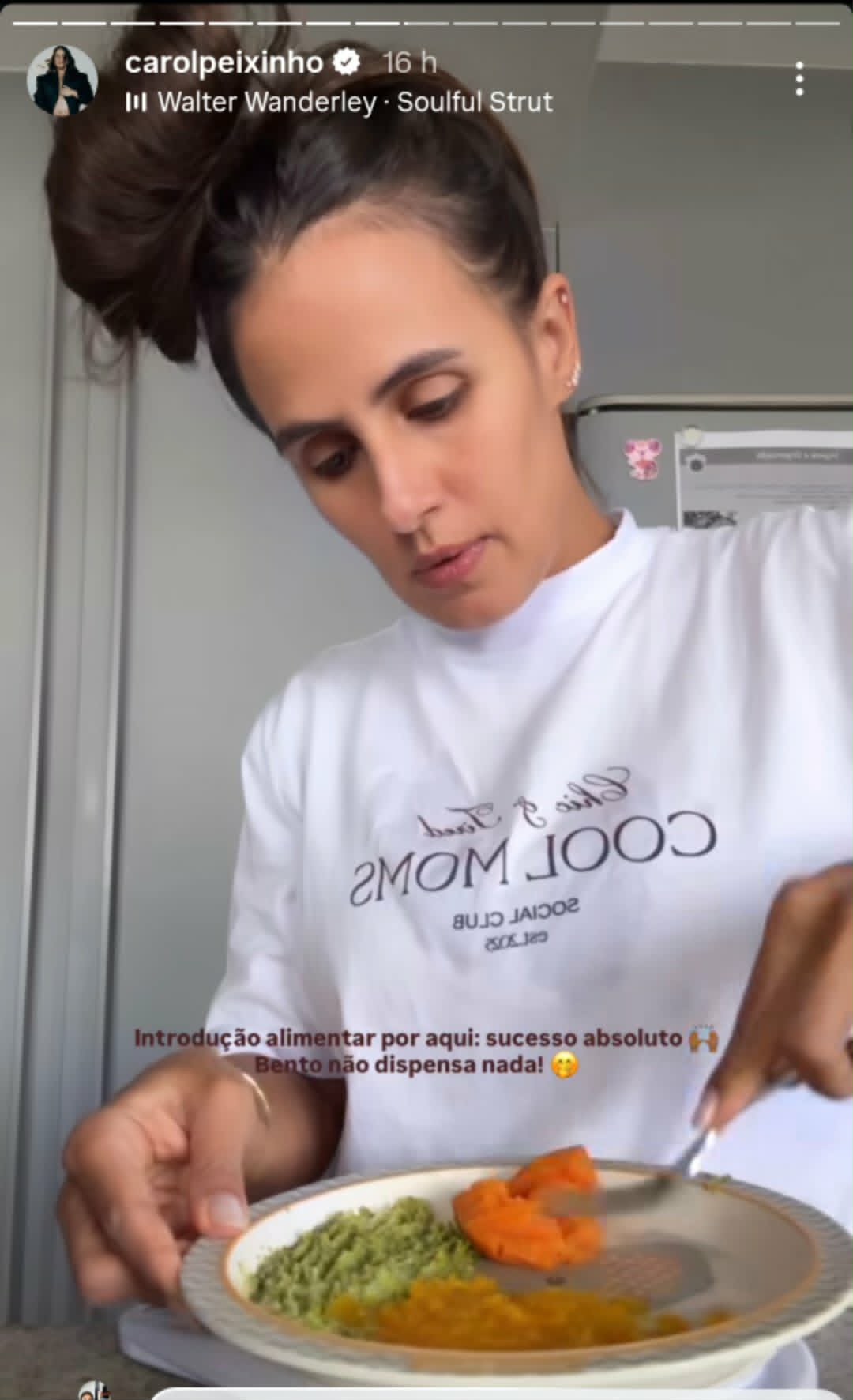 Carol Peixinho mostra alimentação do filho