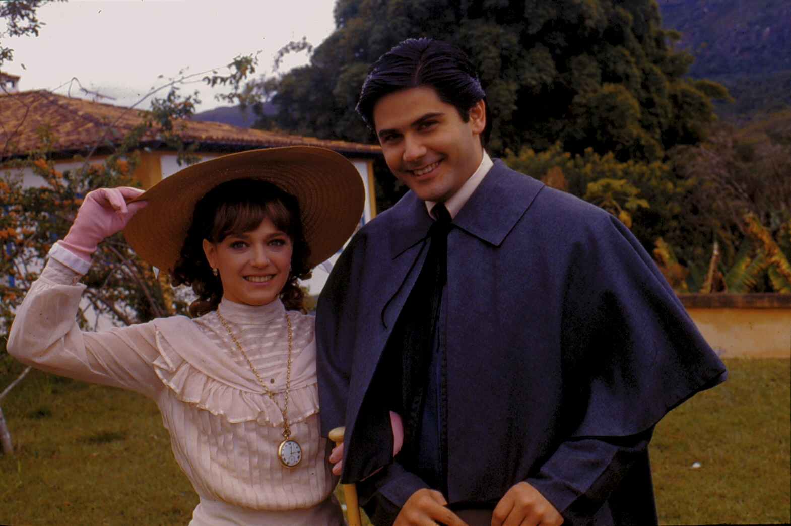 Cristina Bethencourt e César Filho na minissérie 'La Mamma', da Globo - Foto: Acervo Globo