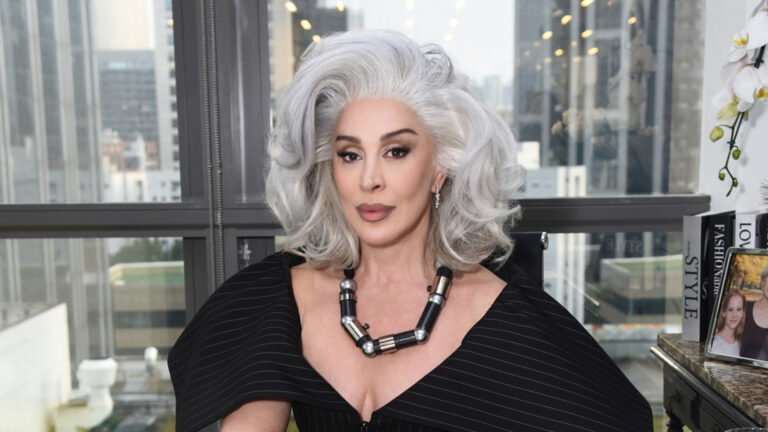 Claudia Raia interpreta Miranda Priestly em musical de O Diabo Veste Prada