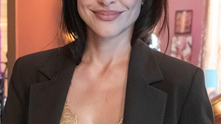Aos 43 anos, atriz volta para as novelas da Globo após 7 anos afastada