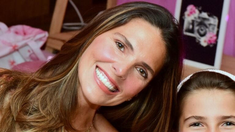 Daniella Sarahyba impressiona ao postar fotos raras no aniversário de 12 anos da filha