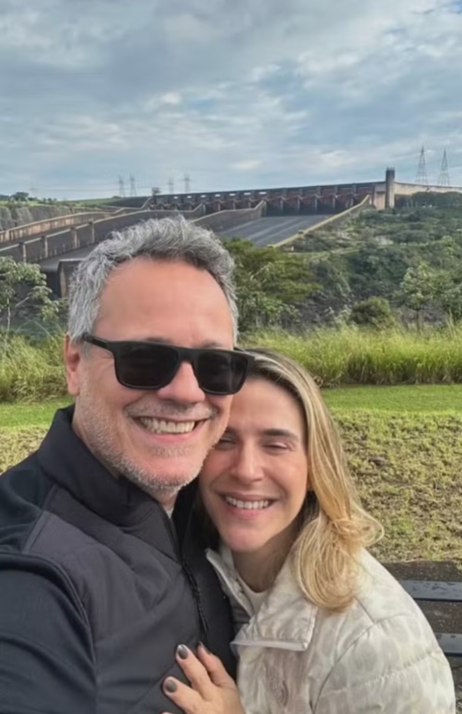 Danton Mello com a esposa, Sheila Ramos - Foto: Reprodução / Instagram @dantonmello 