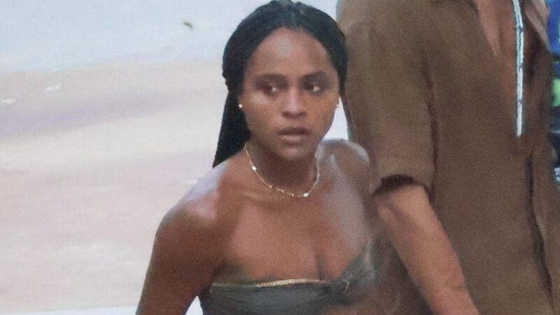 Duda Santos aproveita dia de praia ao lado de Tiago Iorc no Rio