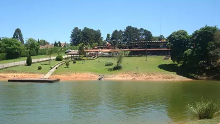 Apresentador do SBT é dono de fazenda avaliada em R$ 80 milhões com lago privativo