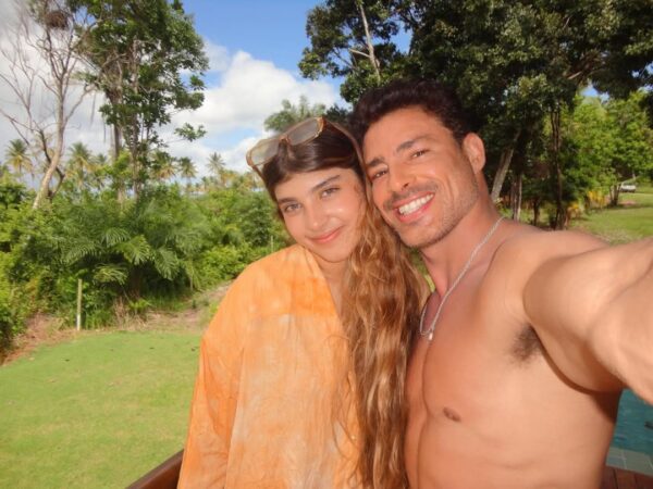 Cauã Reymond com a filha