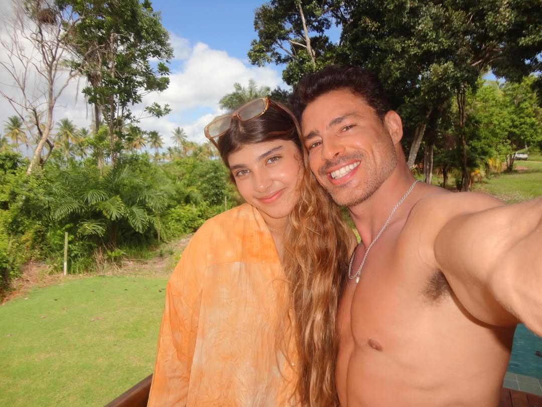 Cauã Reymond com a filha