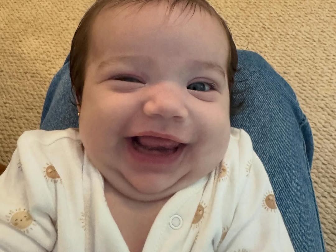 Filha de Rafa Kalimann encanta em novas fotos - Foto: @rafakalimann