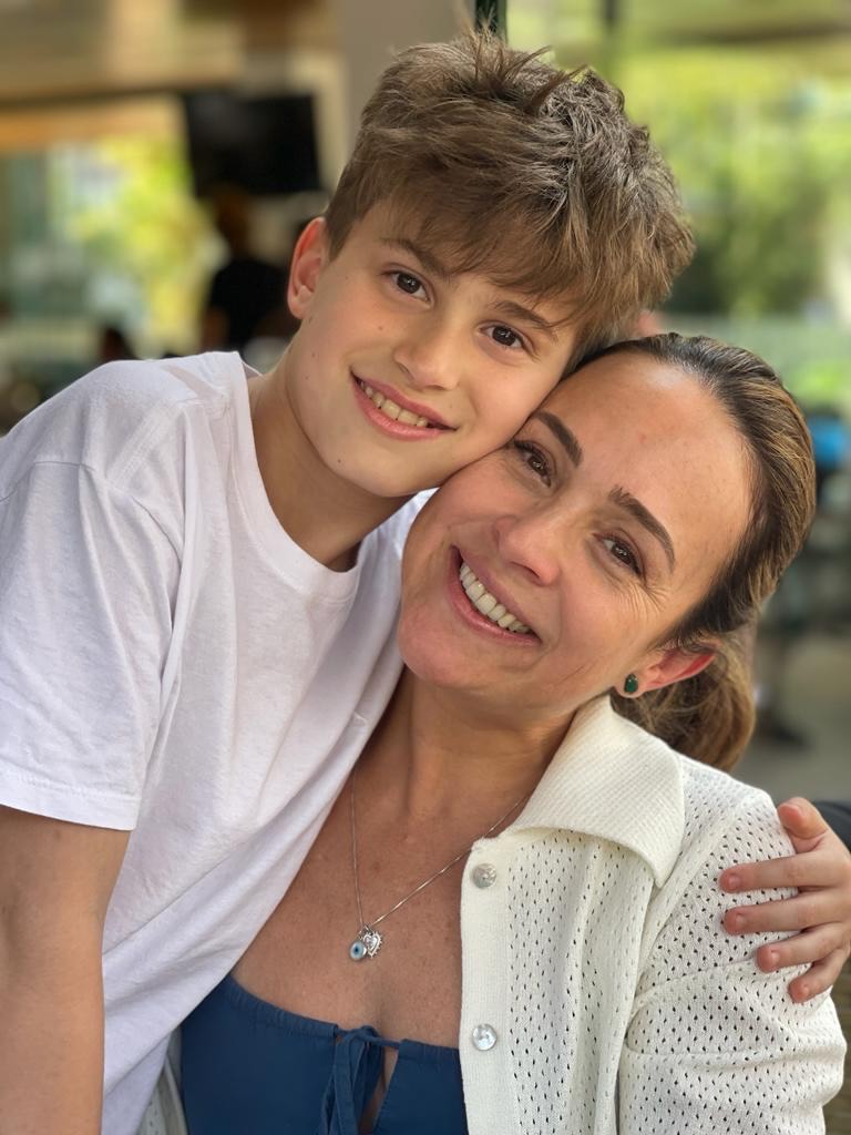 Gabriela Duarte e o filho