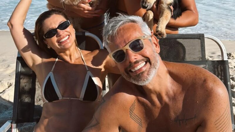 Filhas de Flávia Alessandra roubam a cena em dia de praia com a família: ‘Que perfeição’