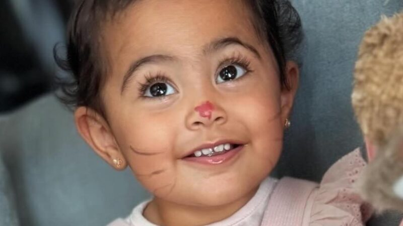 Filha de Graciele Lacerda e Zezé Di Camargo rouba a cena em fotos de Páscoa: ‘Muito linda’