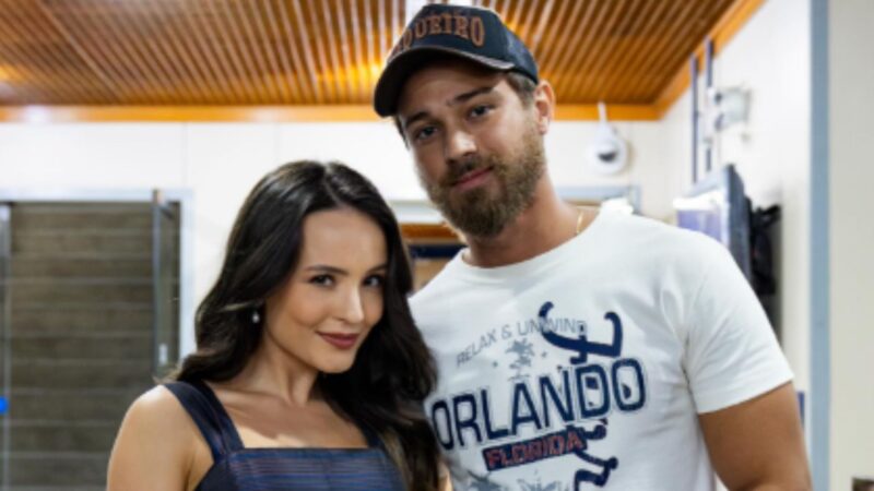 Larissa Manoela se declara ao marido