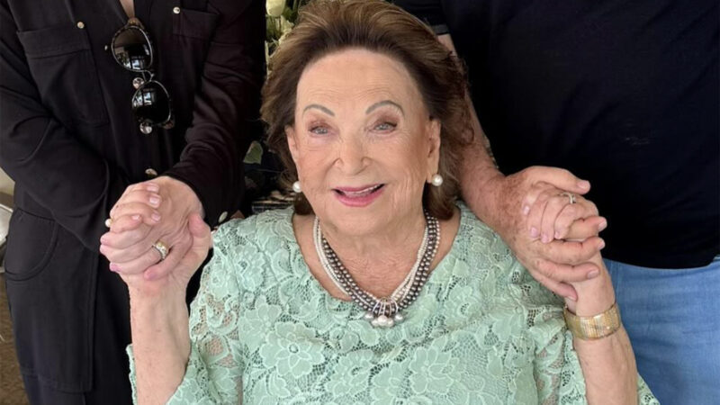 Brasileira com fortuna de R$ 6,6 bilhões é viúva, mãe de 5 filhos e construiu empresa do zero