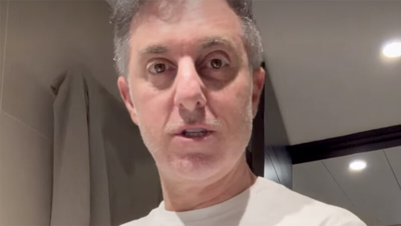 Saiba quanto custa o único item de maquiagem que Luciano Huck usa nas gravações