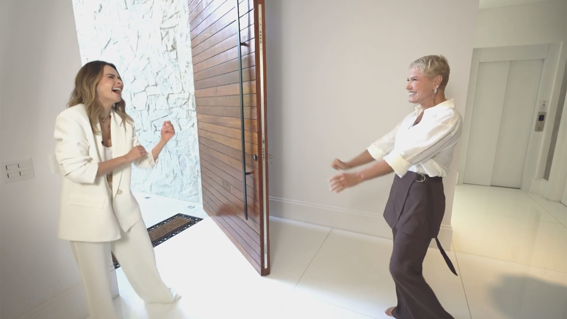 Xuxa Meneghel mostra sua mansão em entrevista no Fantástico - Foto: Reprodução / Globo