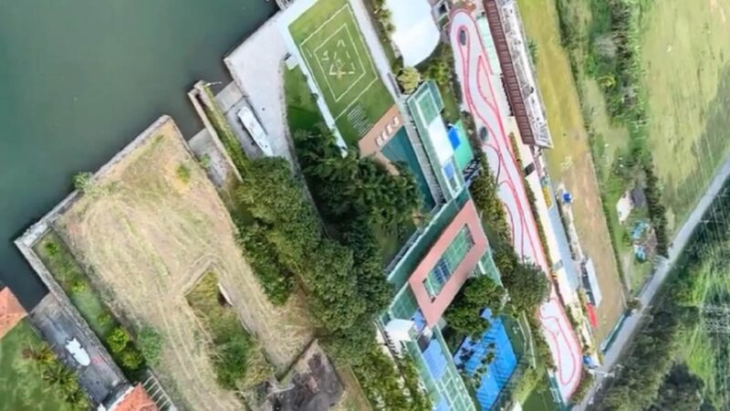 Aos 34 anos, craque brasileiro é proprietário de mansão milionária na praia com pista de kart