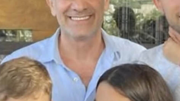 Aos 63 anos, ator demorou 14 anos para ter segundo filho e já é pai de 4 herdeiros