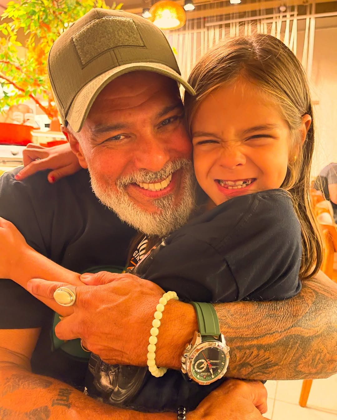 Maurício Mattar com a filha caçula, Ilha - Foto: Reprodução / Instagram @mauriciomattar