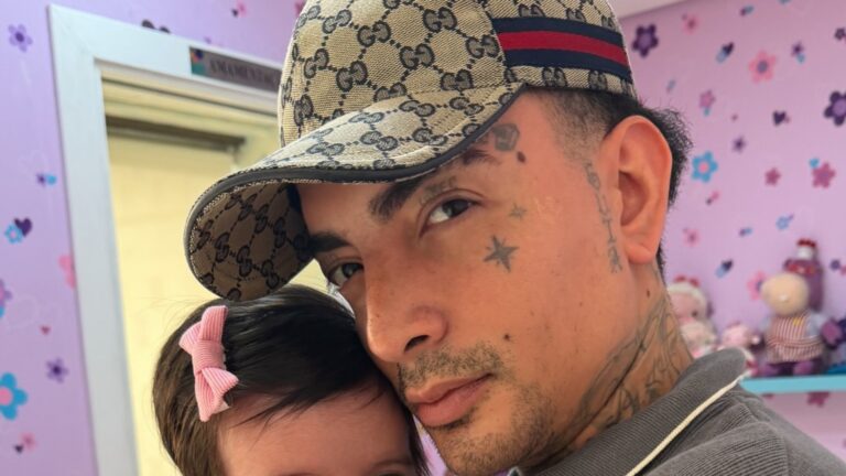 Aos 4 meses, filha de MC Guimê esbanja fofura em foto inédita com o papai: ‘Presente de Deus’