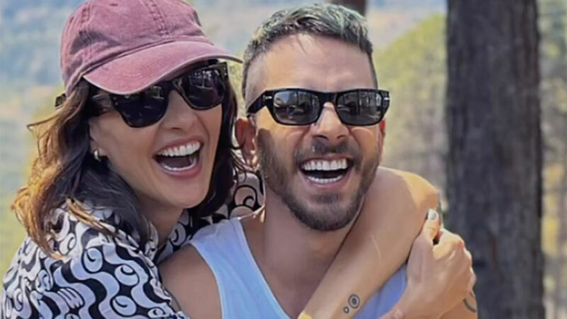 Aos 42 anos, Junior recebe presente simbólico da esposa em seu aniversário