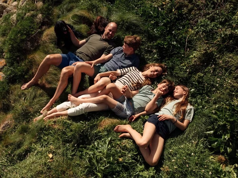ríncipe William e Kate Middleton celebram 15 anos de casamento com foto em família — Foto: Reprodução/Instagram