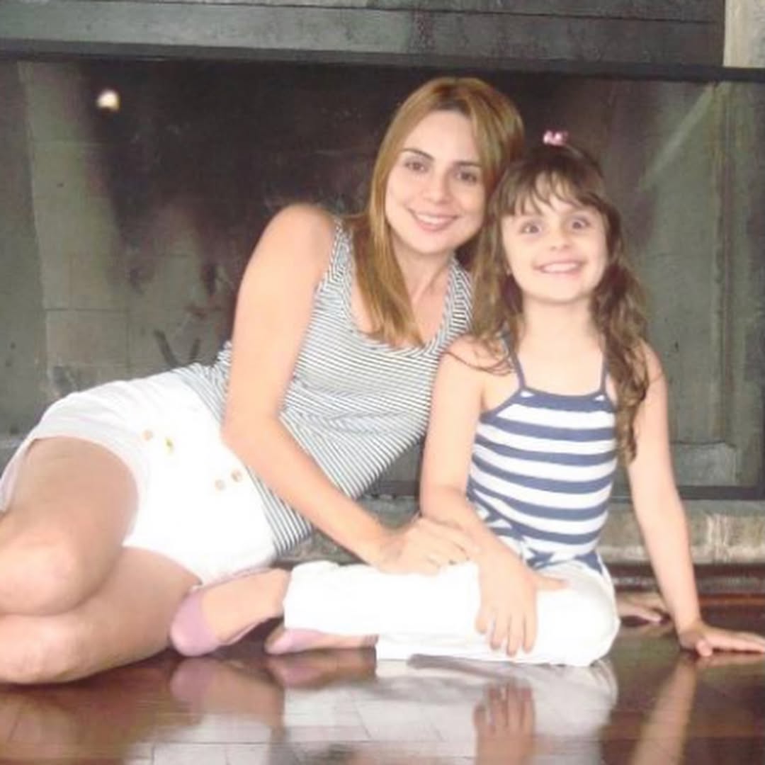 Rachel Sheherazade com a filha mais velha, Clara - Foto: Reprodução / Instagram @rachelsherazade