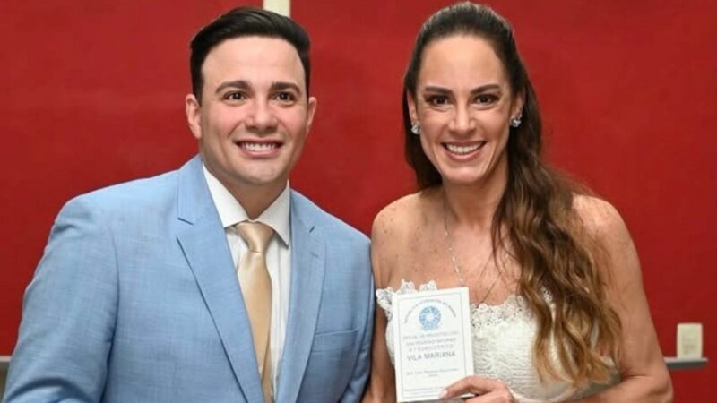 Silvia Abravanel relembra foto de seu casamento no civil com Gustavo Moura