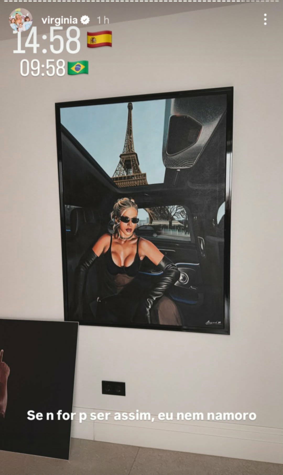 Virginia mostra seu quadro na casa de Vini Jr.