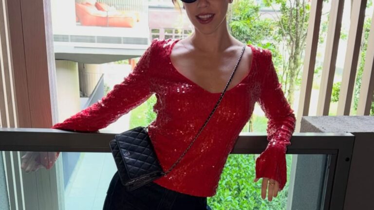 Aos 30 anos, atriz milionária mantém sobrado luxuoso no RJ
