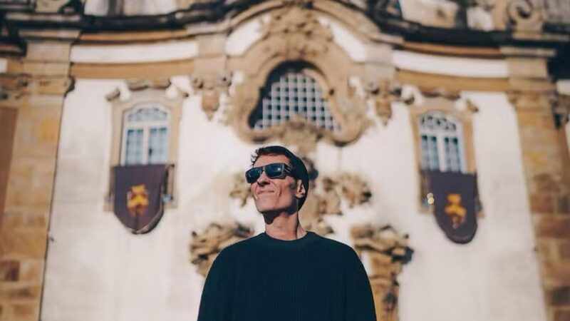 Aos 62 anos, cantor brasileiro descende de família tradicional ligada ao Brasil Império