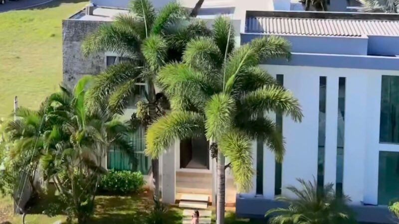 Ex-BBB abre as portas da mansão de 650 m² em condomínio exclusivo no Rio Grande do Norte