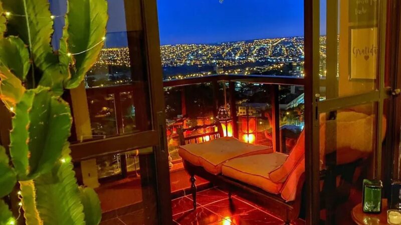 Aos 39 anos, ex-BBB tem cobertura duplex de 360 m² com piscina em bairro de alto padrão