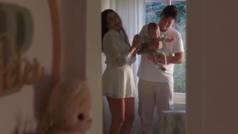 Com milhões de seguidores, casal de influenciadores abre as portas do quarto exclusivo do filho pequeno