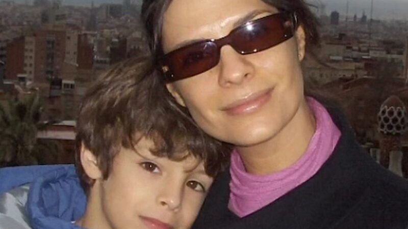 Aniversariante do dia, atriz completa 60 anos longe das novelas e com filho ator famoso
