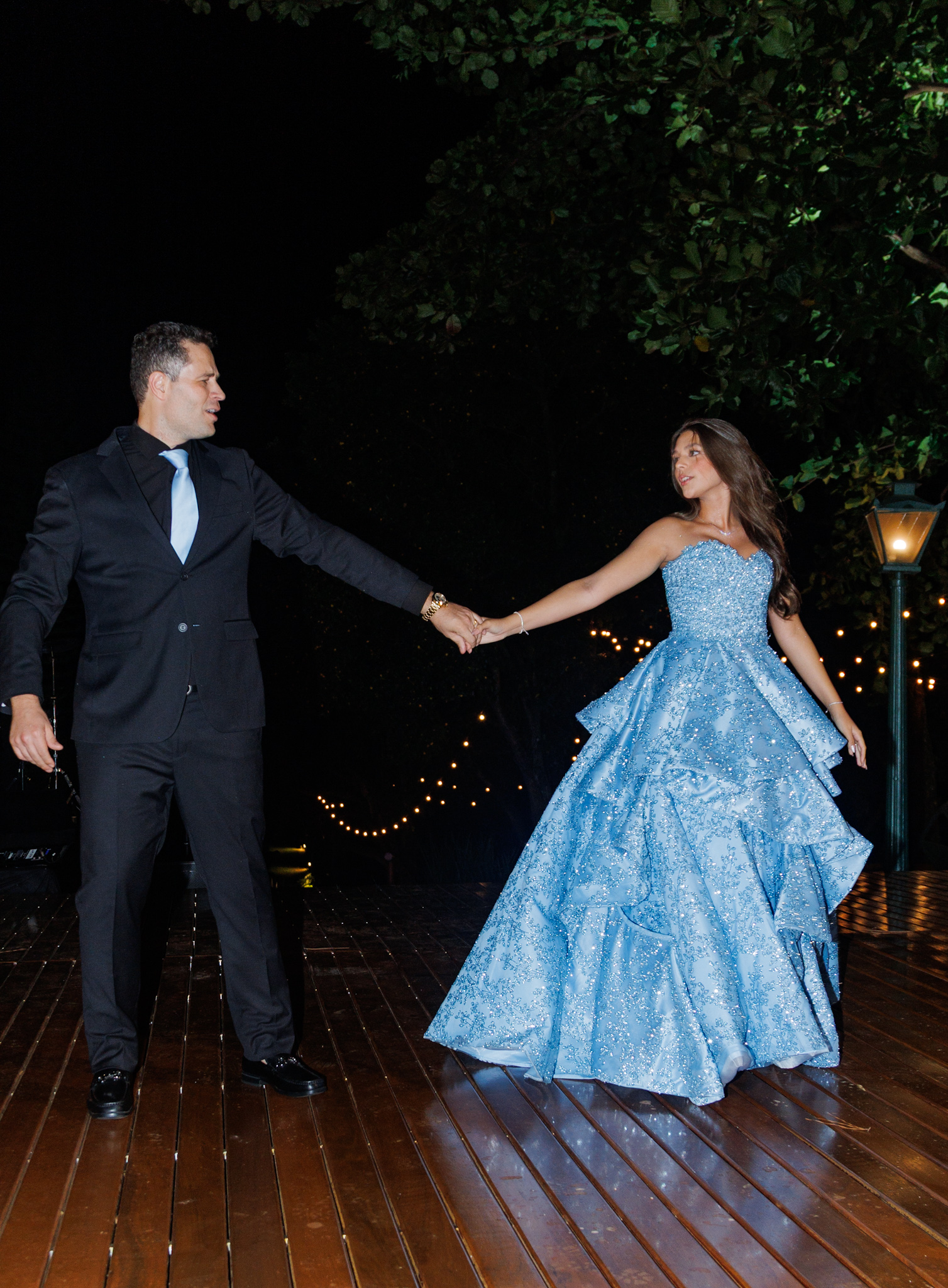 Maria Sophia dança valsa com seu pai Foto: Clayton Felizardo Brazilnews