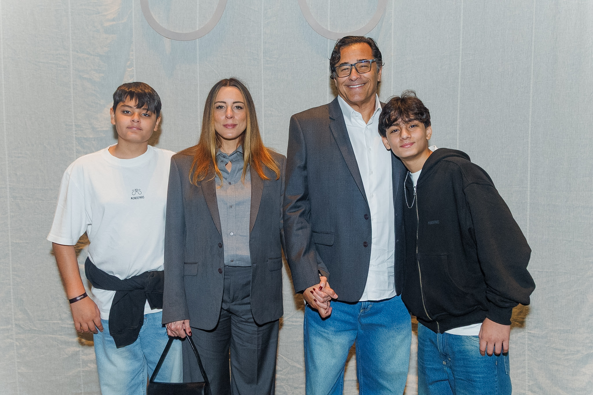 Luciano Szafir com os filhos e a esposa - Foto: Clayton Felizardo / Brazilnews