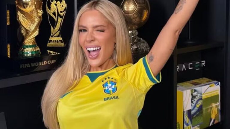 Longe da asa dos ex-jogadores, Karoline Lima assume os bastidores do mundial e revela grande inspiração