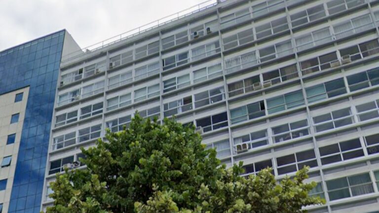 Aos 68 anos, atriz já viveu em apartamento de 300 m² em prédio à beira-mar de avenida histórica do Rio