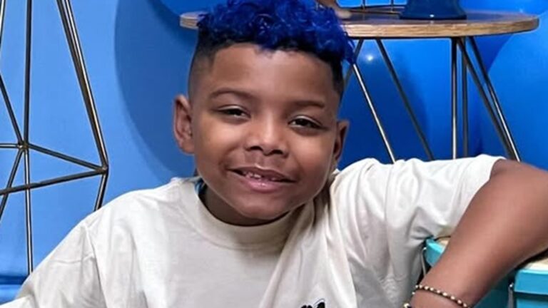 Neto de cantor famoso encanta ao celebrar 7 anos com festa cheia de personalidade: ‘Que figura!’